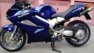 Honda VFR 800 (2002 - 05)  (5)