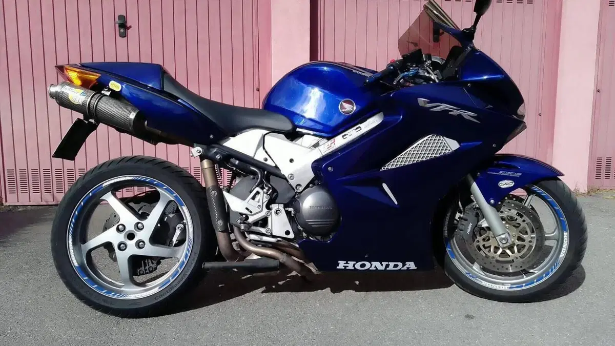 Honda VFR 800 (2002 - 05)  (7)