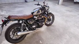 Triumph Street Twin 900 (2021 - 22)  (4)