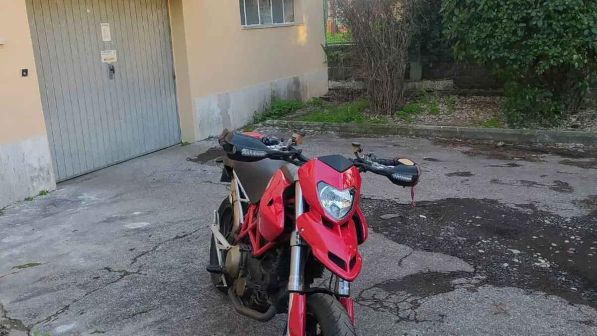 Ducati Hypermotard 1100 (2007 - 09)  (4)