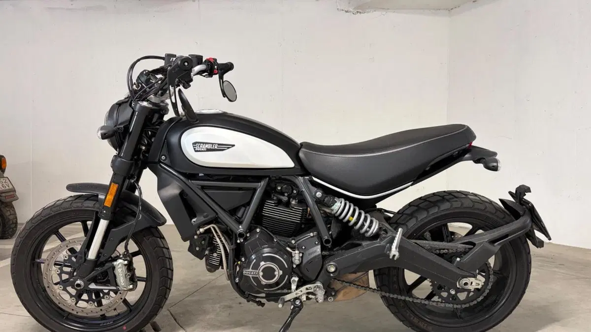 Ducati Scrambler 800 Icon Dark (2021 - 22) 