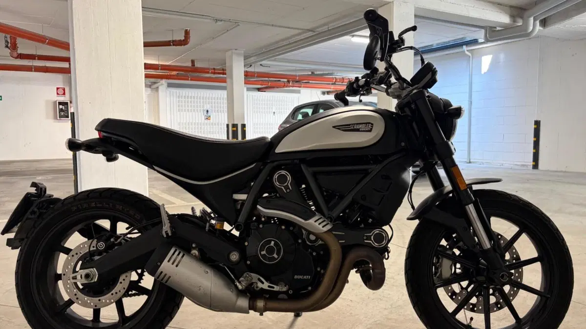 Ducati Scrambler 800 Icon Dark (2021 - 22)  (2)
