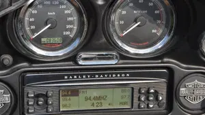 Harley-Davidson 1450 Electra Glide Standard (1999 - 05) - FLHTI  (8)
