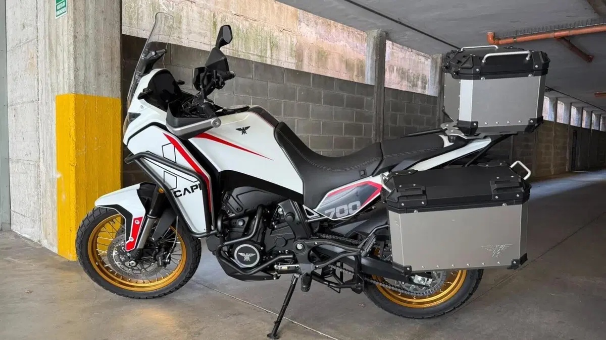 Moto Morini X-Cape 700 Gold Edition (2025 - 26)  (3)