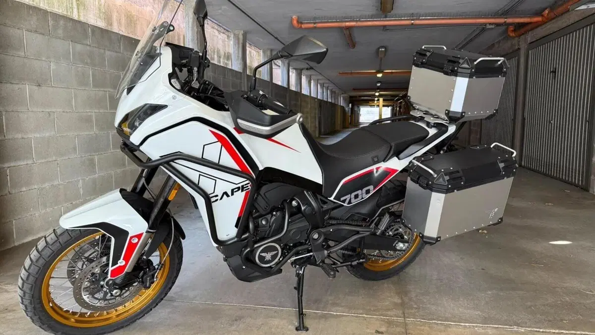 Moto Morini X-Cape 700 Gold Edition (2025 - 26)  (4)