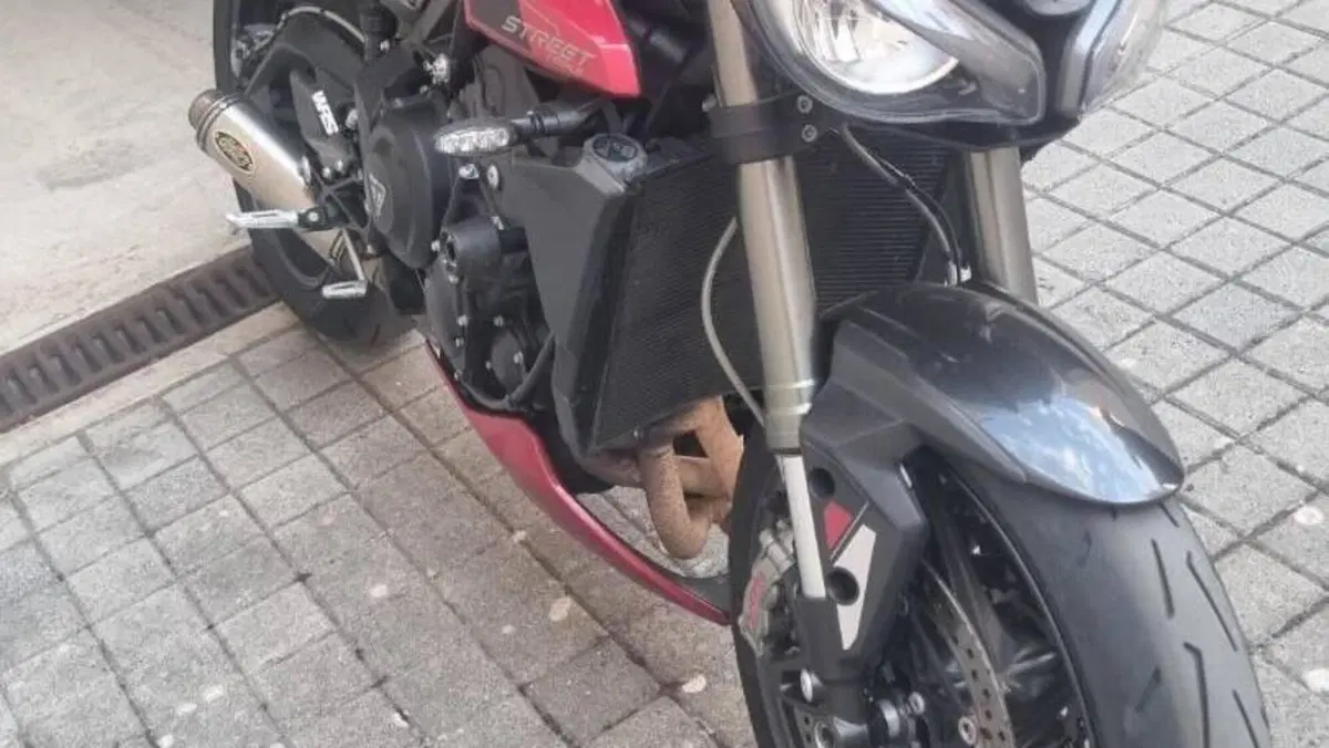 Triumph Street Triple 765 RS (2023 - 26)  (2)