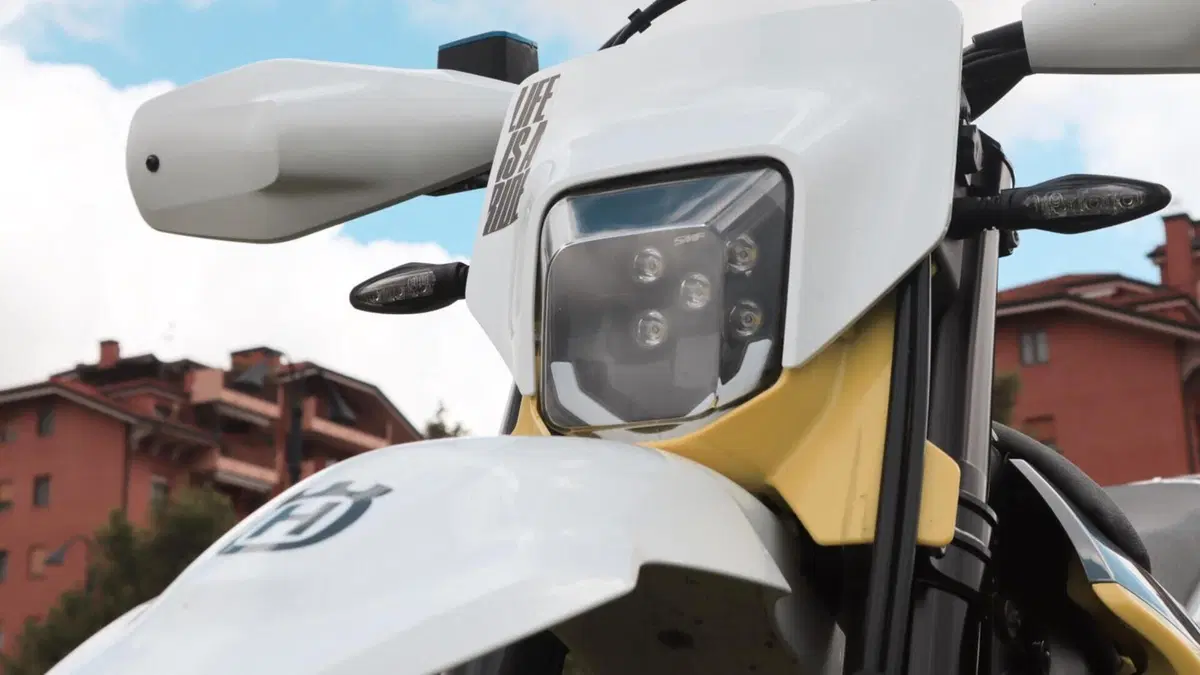 Husqvarna 701 Supermoto (2022)  (4)