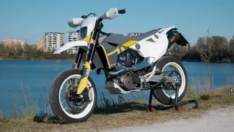 Husqvarna 701 Supermoto (2022) usata