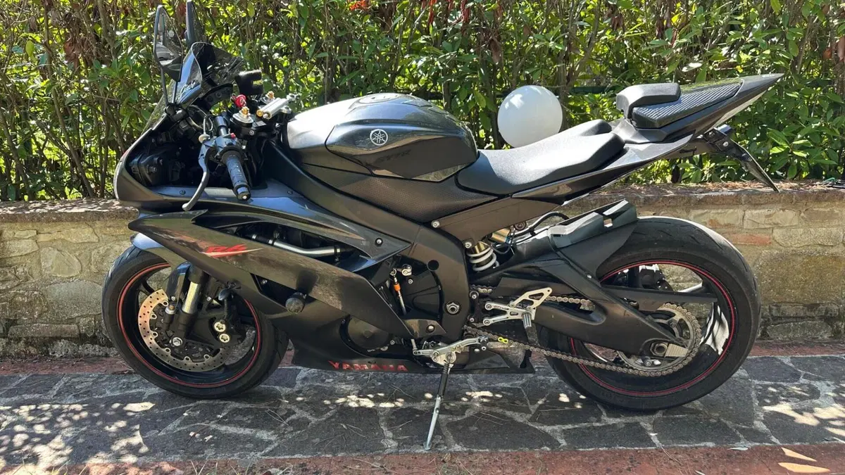 Yamaha YZF R6 (2008 - 09)  (8)