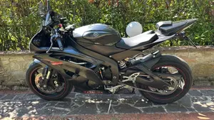 Yamaha YZF R6 (2008 - 09)  (8)