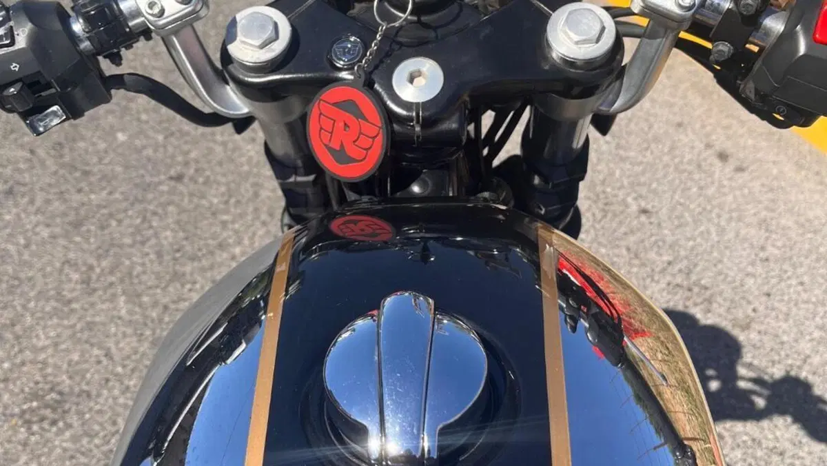 Royal Enfield Continental GT 650 Chrome (2020)  (2)