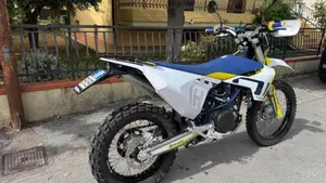 Husqvarna 701 Enduro (2021)  (3)