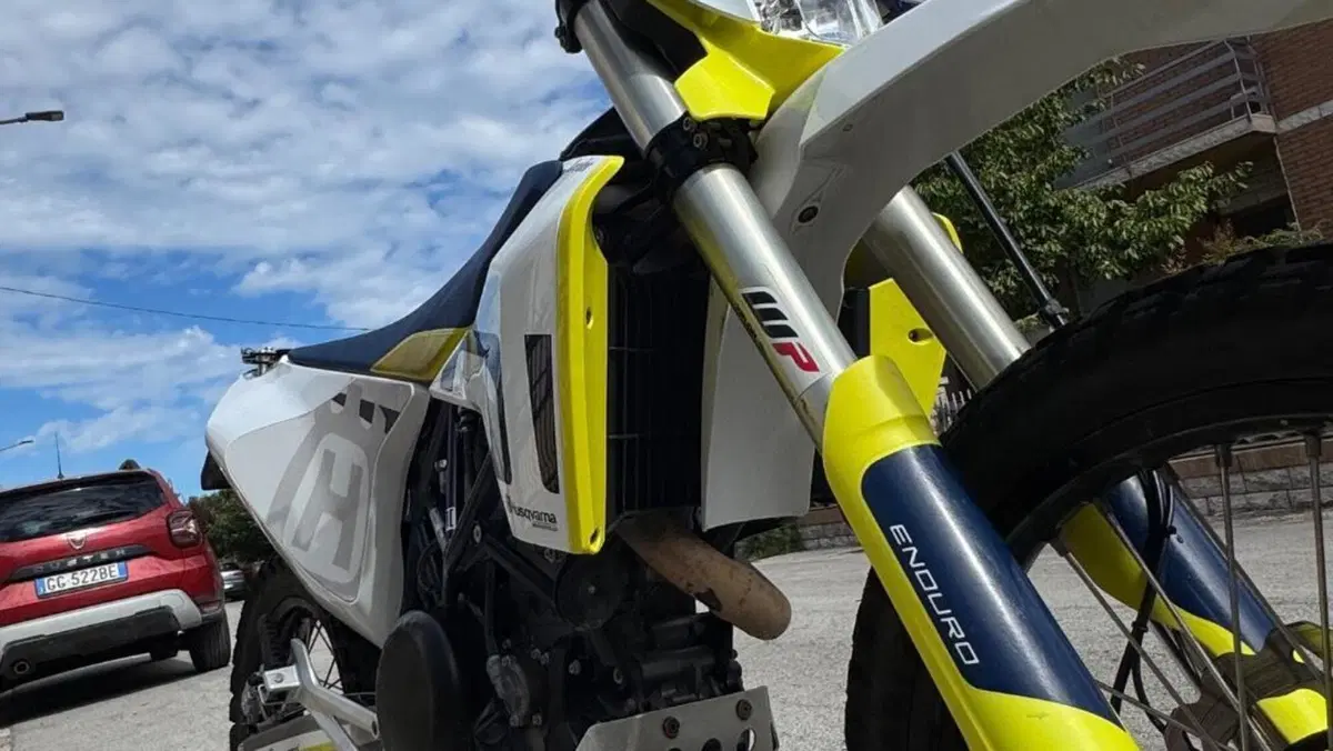 Husqvarna 701 Enduro (2021)  (4)