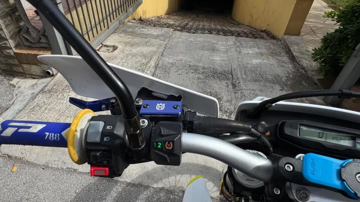 Husqvarna 701 Enduro (2021)  (5)