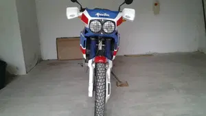Honda Africa Twin XRV 650  (8)
