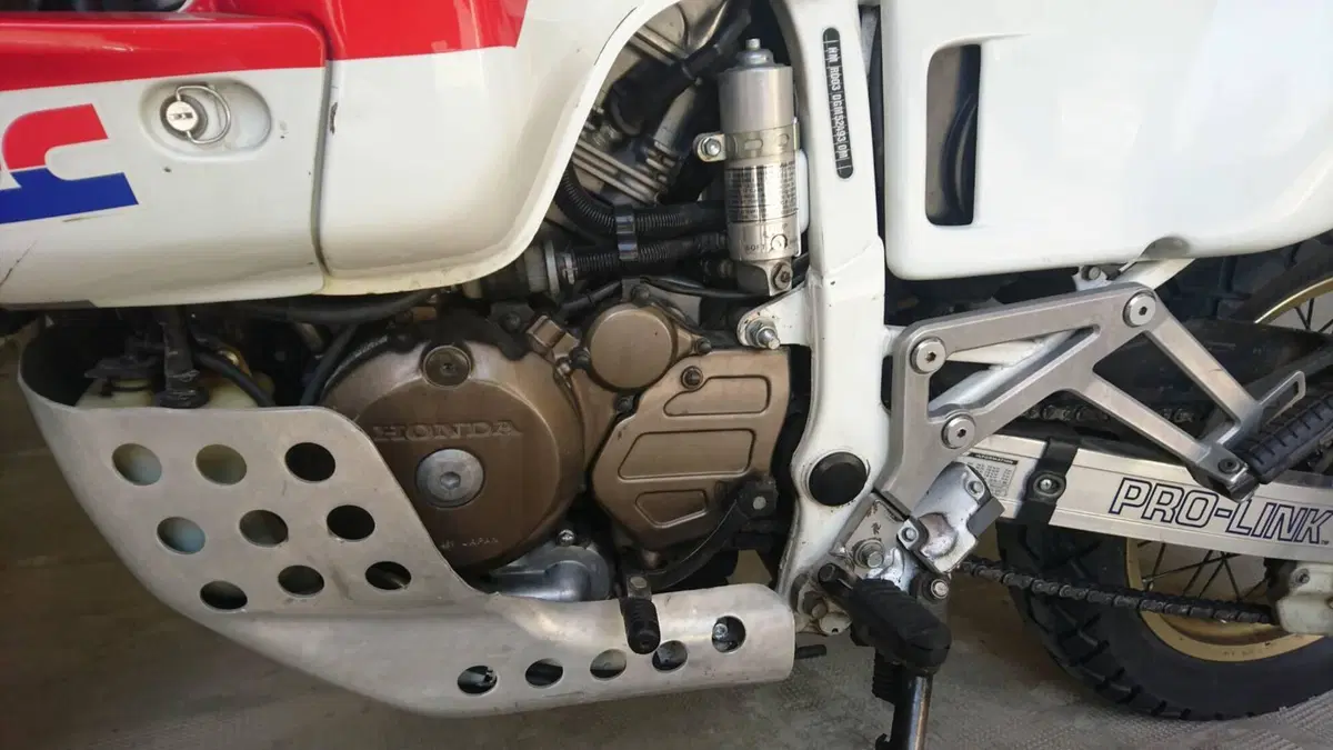 Honda Africa Twin XRV 650  (9)