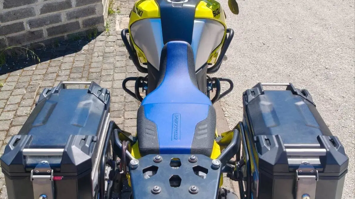 Suzuki V-Strom 1050DE (2023 - 24)  (2)
