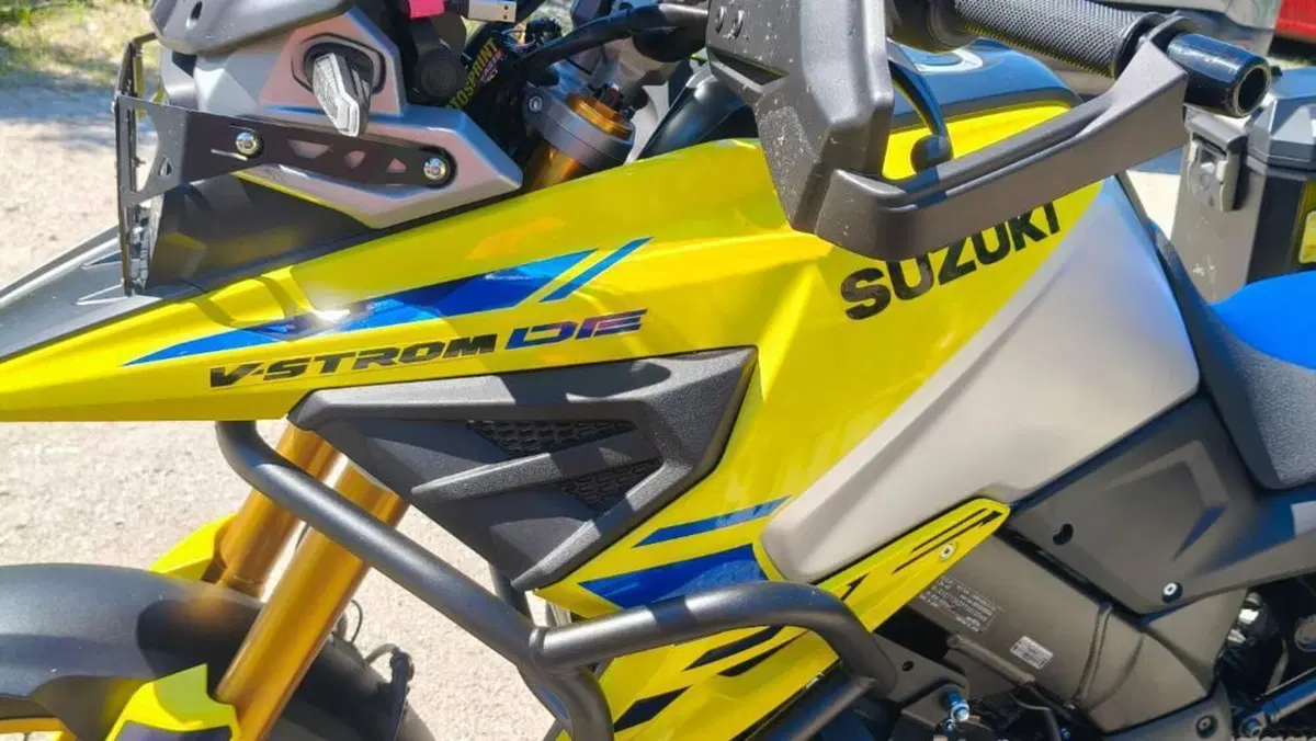 Suzuki V-Strom 1050DE (2023 - 24)  (8)
