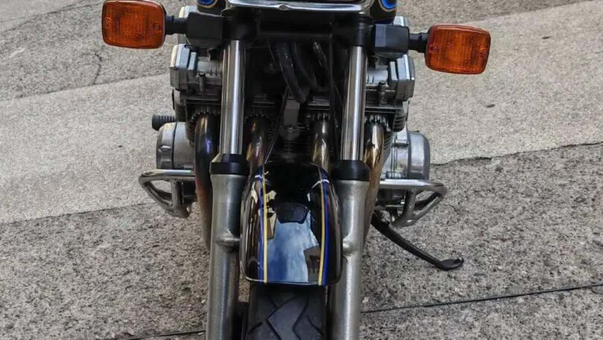 Suzuki   (4)