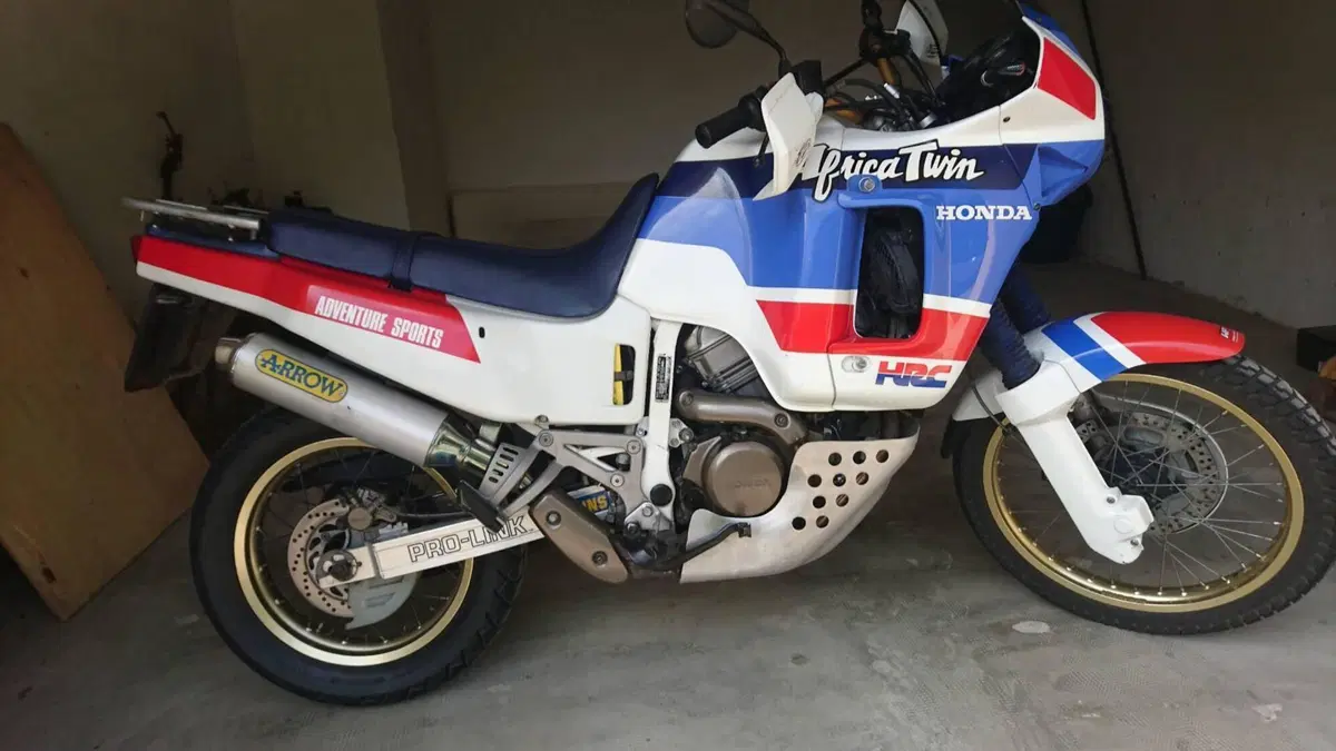 Honda Africa Twin XRV 650  (2)