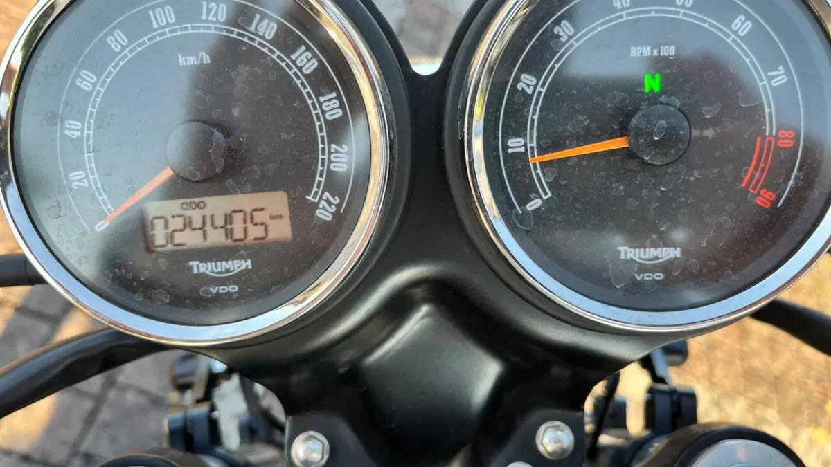 Triumph Bonneville T100 (2008 - 16)  (7)