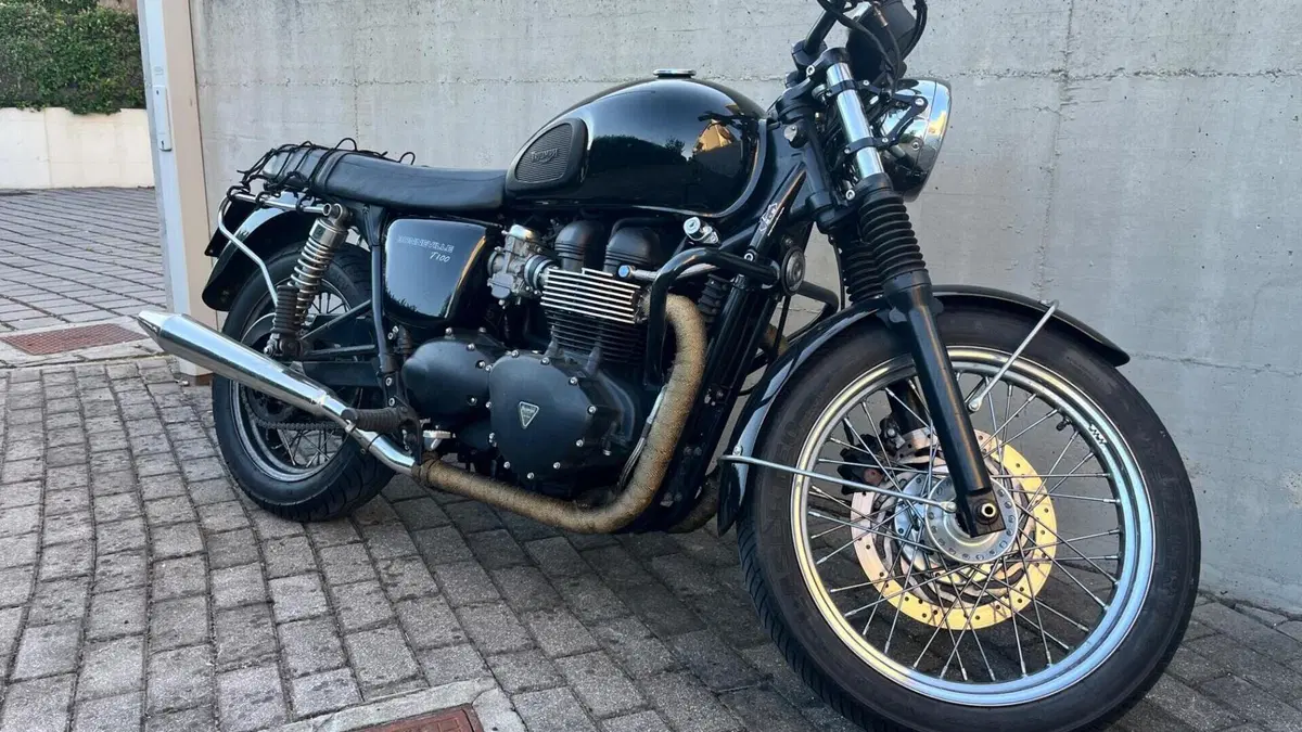 Triumph Bonneville T100 (2008 - 16)  (9)