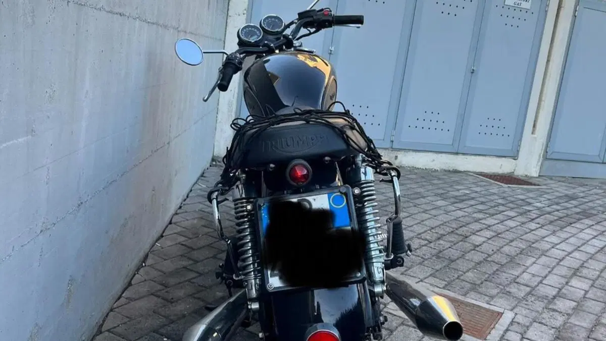 Triumph Bonneville T100 (2008 - 16)  (11)