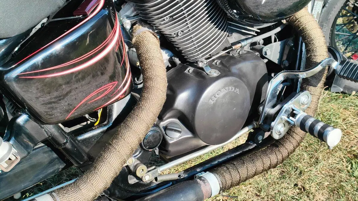 Honda VT 750 C Shadow Monotone (1997 - 01)  (7)