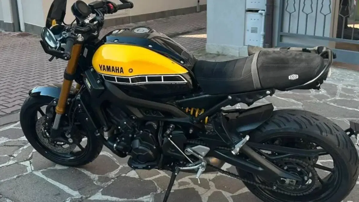 Yamaha XSR 900 ABS 60th Anniversary (2016 - 18)  (2)