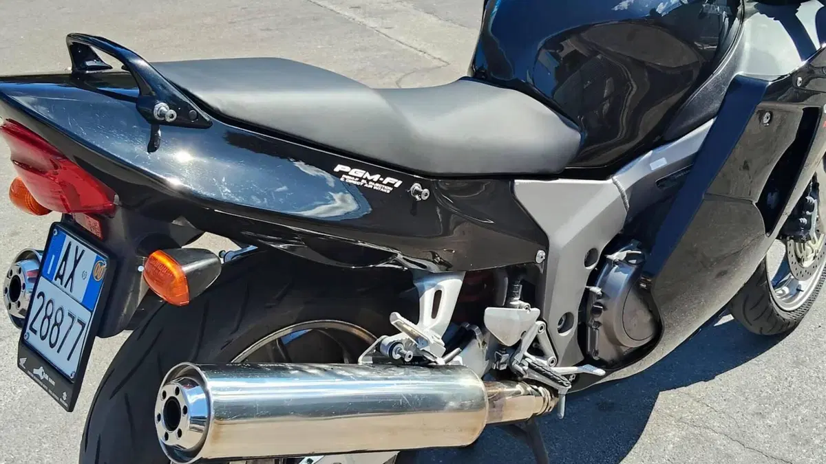 Honda CBR 1100 XX Superblackbird (1999 - 00) 