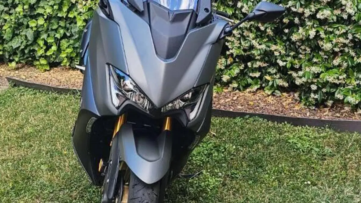Yamaha T-Max 560 Tech Max (2021)  (4)