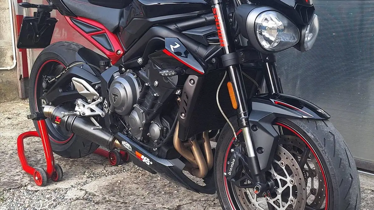 Triumph Street Triple R (2017 - 20)  (2)