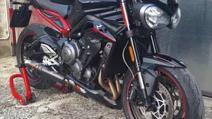 Triumph Street Triple R (2017 - 20)  (2)