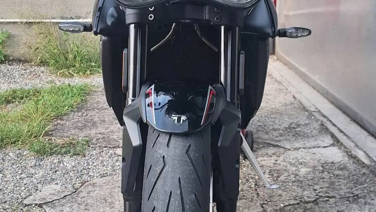 Triumph Street Triple R (2017 - 20)  (4)