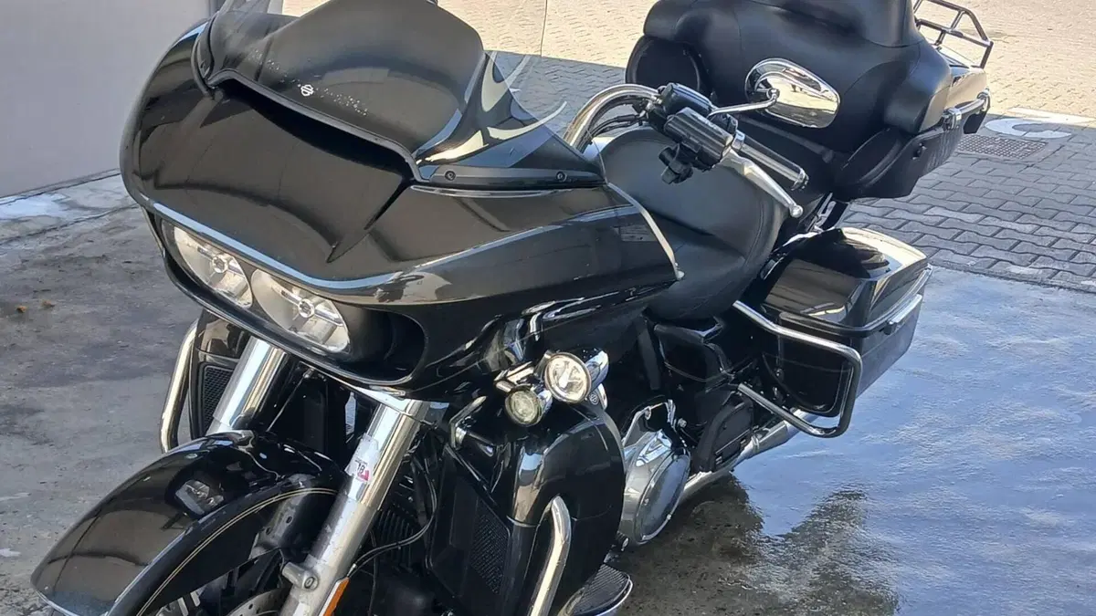Harley-Davidson 107 Road Glide Ultra (2017 - 18) - FLTRU  (4)