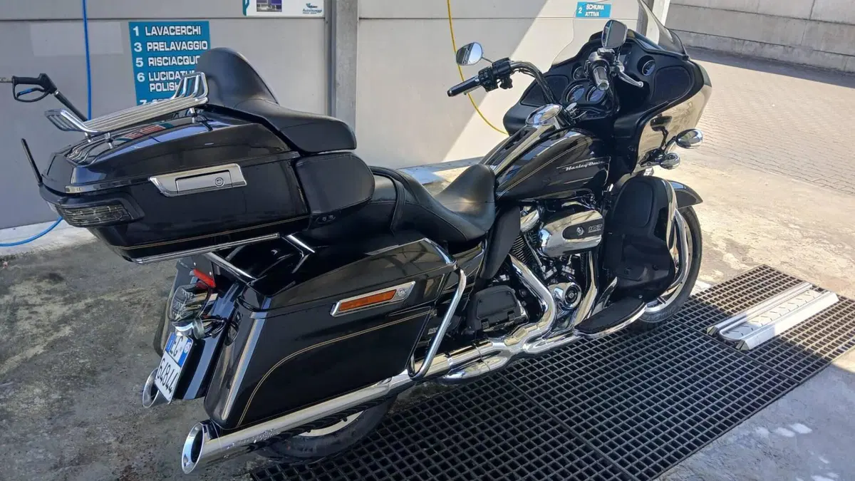 Harley-Davidson 107 Road Glide Ultra (2017 - 18) - FLTRU  (6)