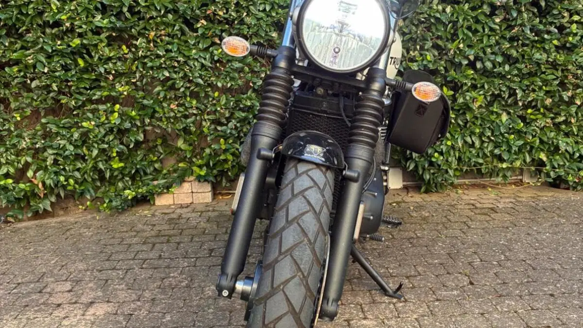 Triumph Street Scrambler 900 (2019 - 20)  (2)