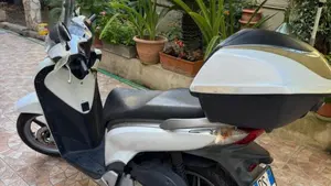 Honda SH 150i (2009 - 12)  (2)