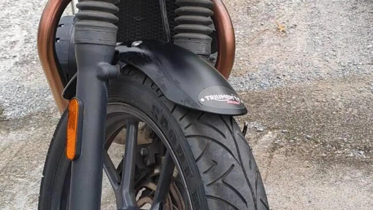 Triumph Street Twin 900 (2017 - 18)  (3)