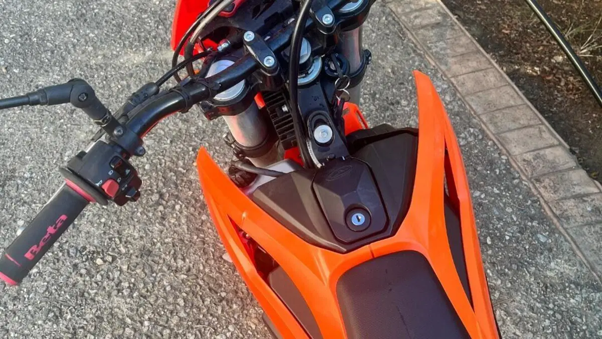 Betamotor RR 125 4T Motard R (2023 - 24)  (3)