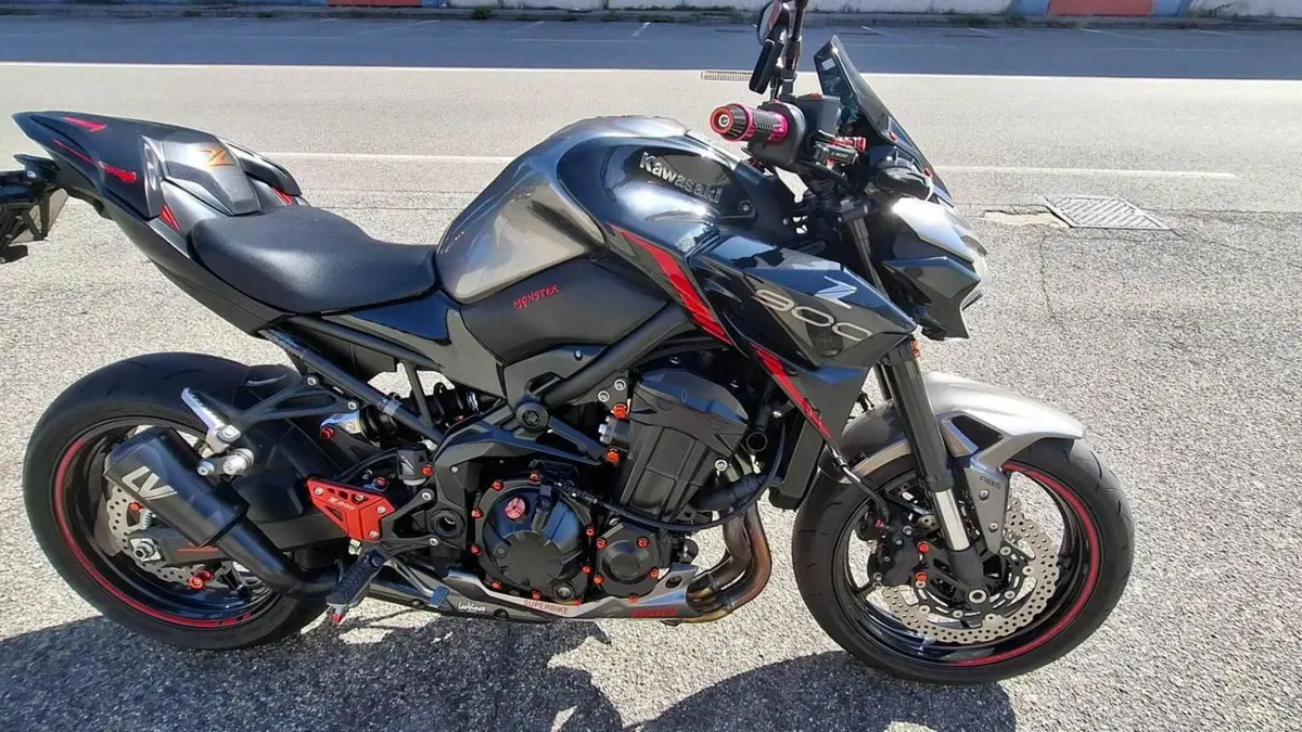 Kawasaki Z 900 SE (2022 - 24)  (2)