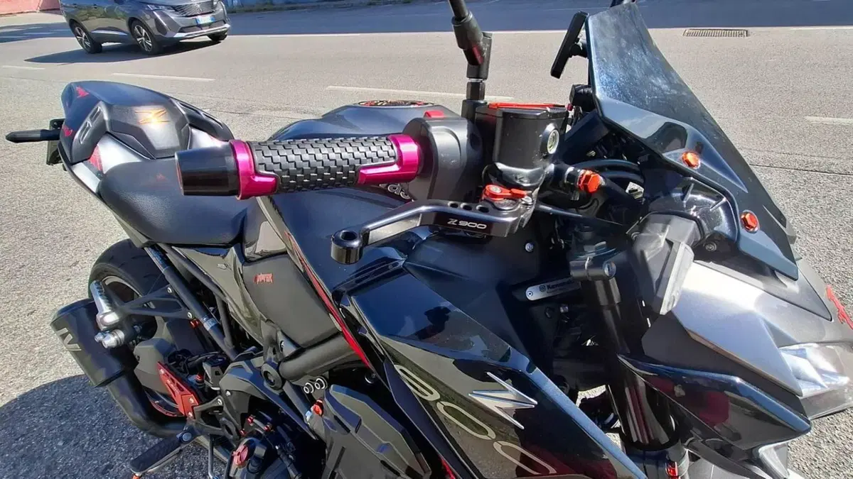 Kawasaki Z 900 SE (2022 - 24)  (4)