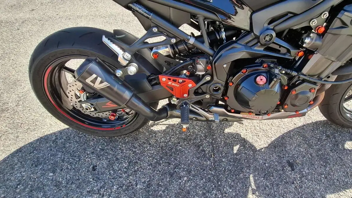 Kawasaki Z 900 SE (2022 - 24)  (6)