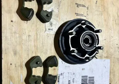 Mozzo corona+parastrappi Kawasaki Ninja ZX-10R 201 - Annuncio 10108479