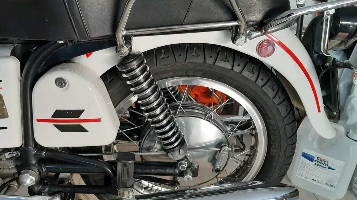 Moto Guzzi   (6)
