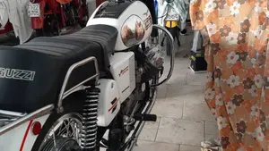 Moto Guzzi   (9)