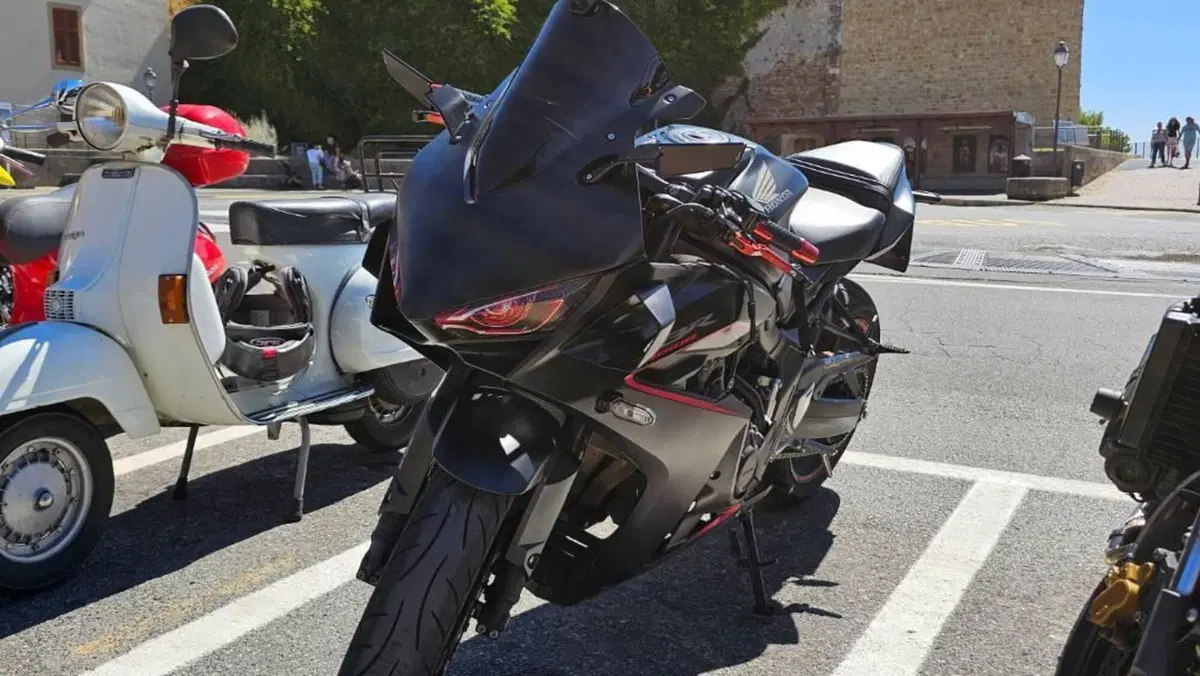 Honda CBR 650 R E-Clutch (2024 - 26) 