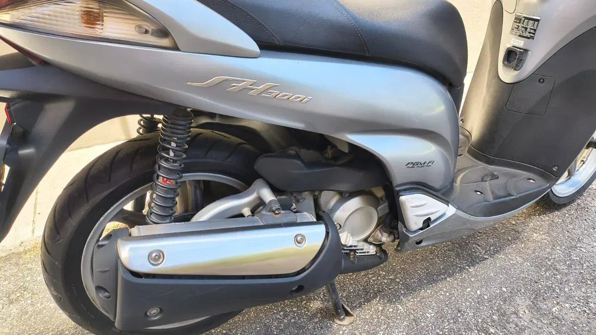 Honda SH 300 i (2006 - 10)  (4)