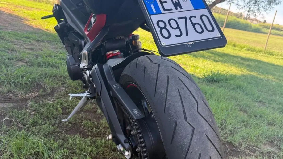 Triumph Street Triple R (2020 - 22)  (4)