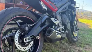 Triumph Street Triple R (2020 - 22)  (5)